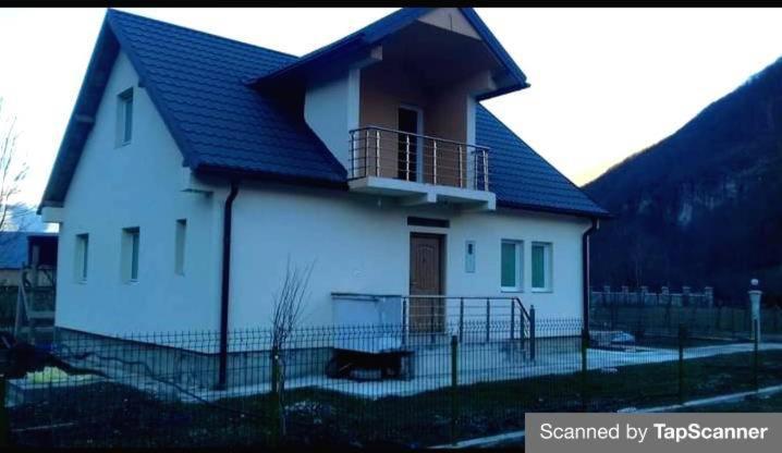 Breti'S Guesthouse Vuthaj Exterior foto